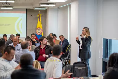 Avanzan mesas de MinTrabajo, Supervigilancia y sindicatos para mejorar condiciones laborales de trabajadores